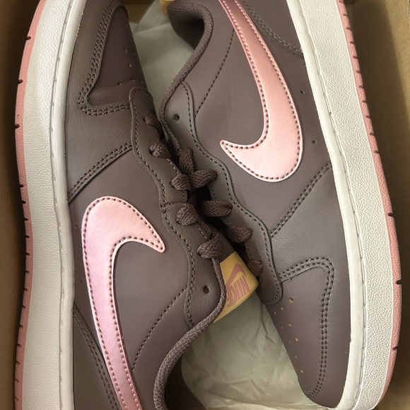 SOLD Nike Court Borough Low 2 (Size 5Y) - Picture 7 of 10